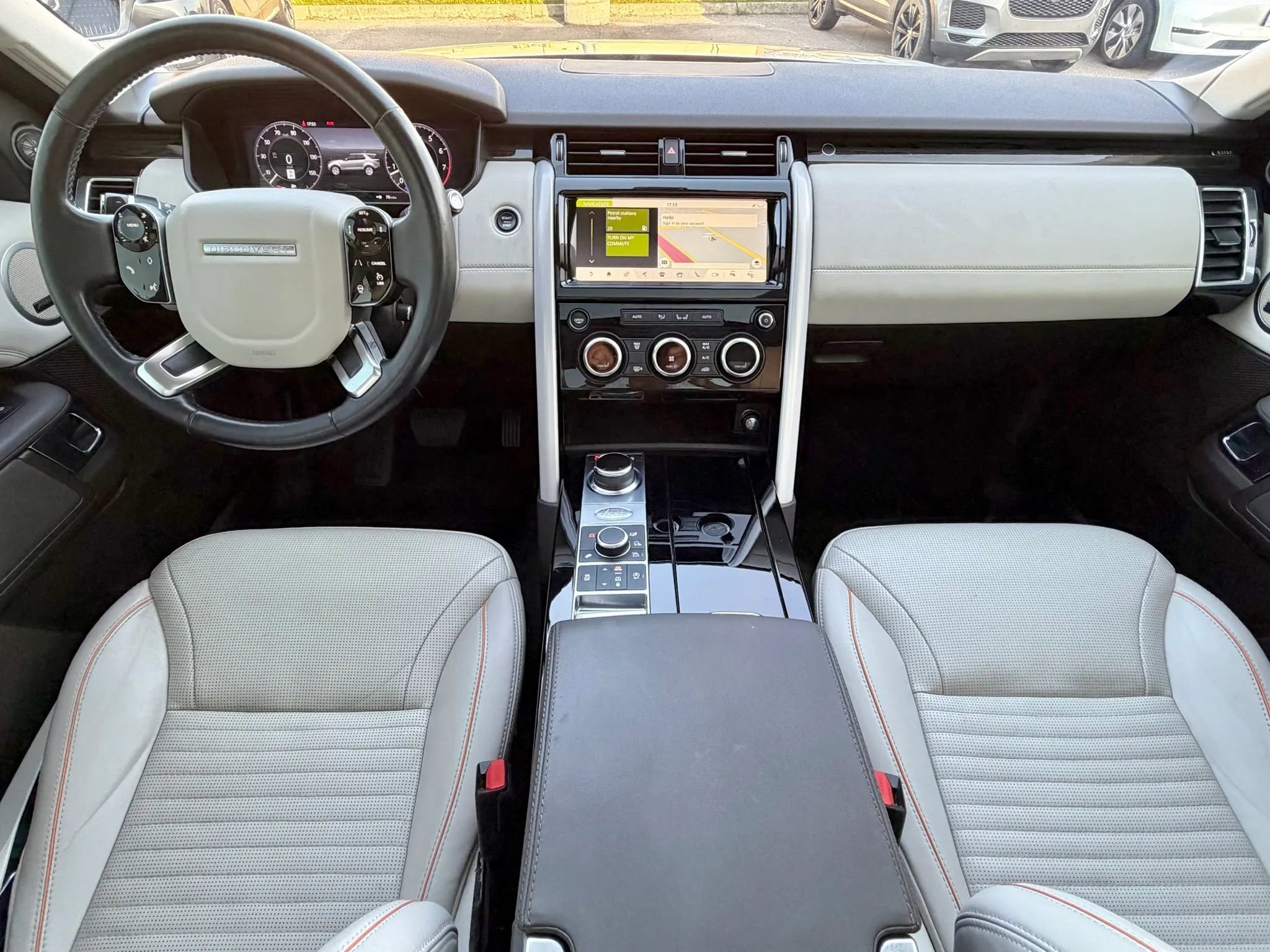 Used 2019 Land Rover Discovery HSE AWD/4WD image 22