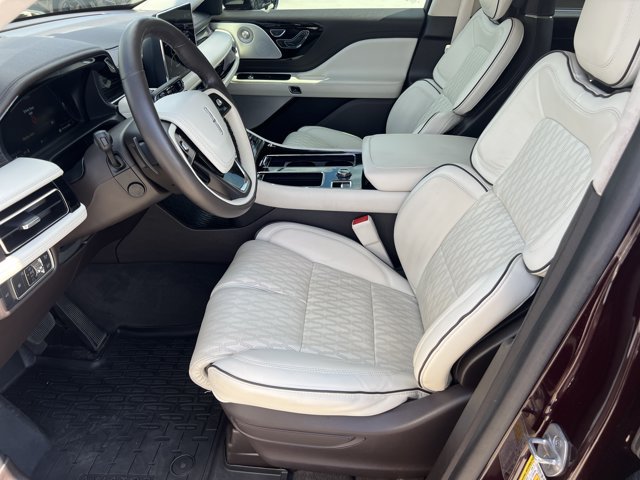 Used 2023 Lincoln Aviator Black Label w/ Dynamic Handling Package AWD/4WD image 9