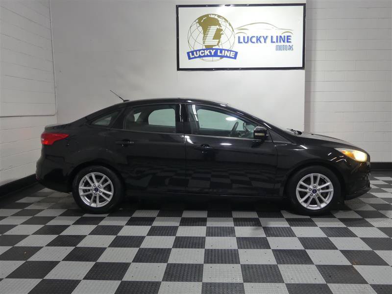 Used 2015 Ford Focus SE w/ Reverse Sensing Package FWD image 6