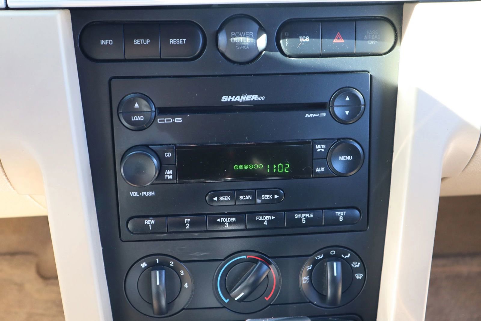 Used 2006 Ford Mustang Convertible image 17