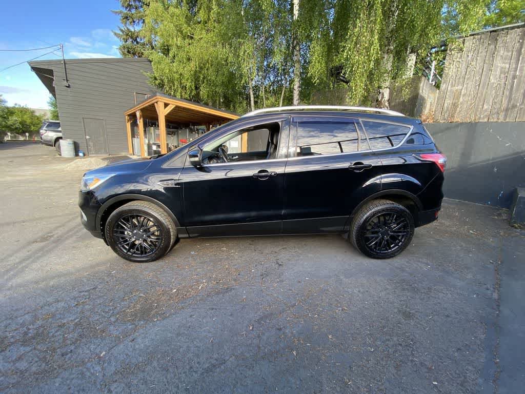 Used 2017 Ford Escape Titanium w/ Equipment Group 301A AWD/4WD image 3