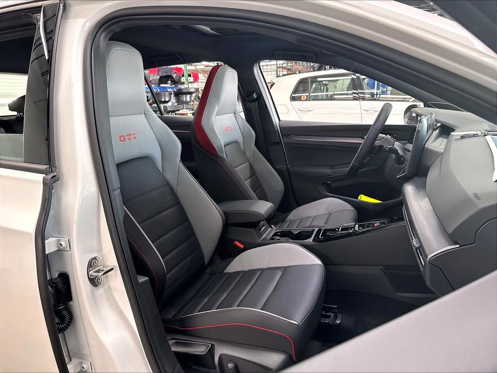 New 2026 Volkswagen GTI SE FWD image 11