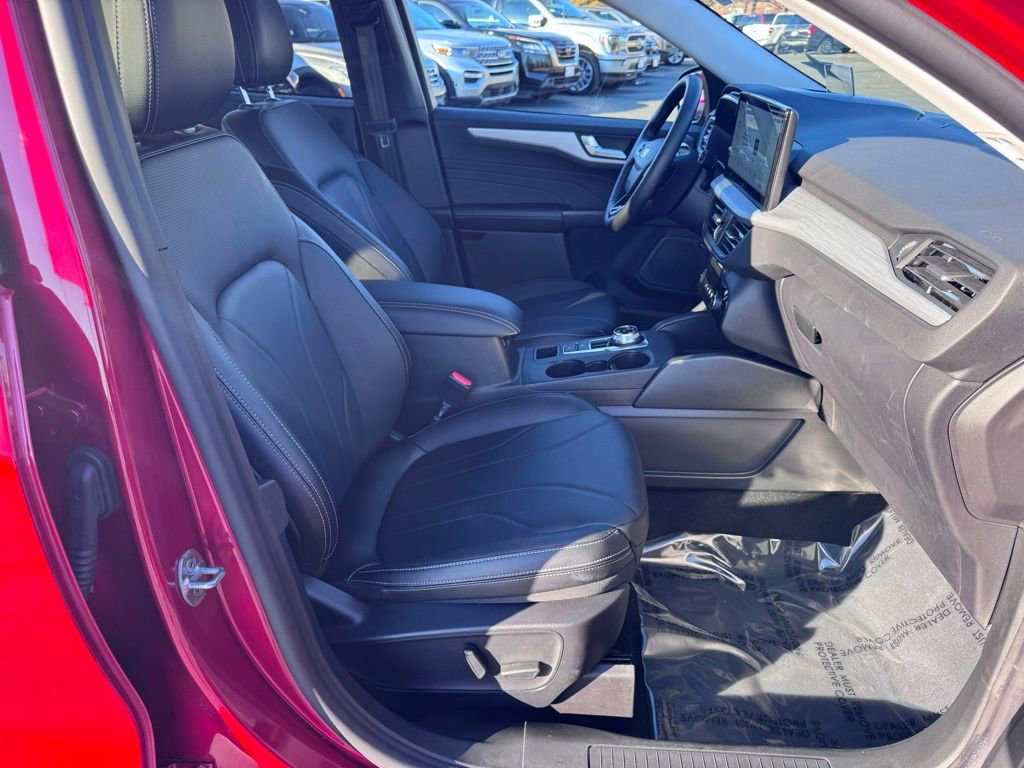 Used 2025 Ford Escape SE w/ PHEV Premium Package FWD image 26