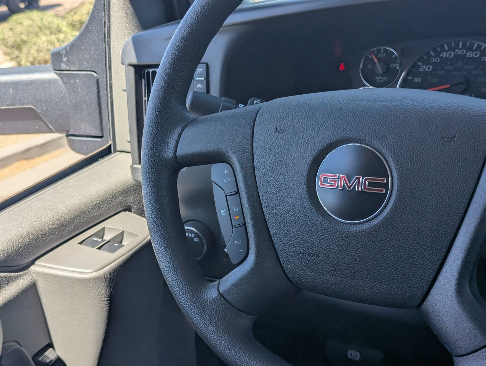 New 2025 GMC Savana 3500 w/ Power Convenience Package RWD image 19