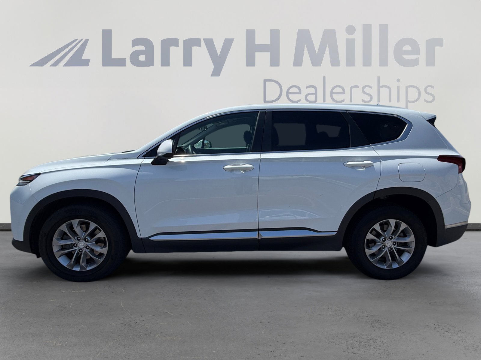 Used 2020 Hyundai Santa Fe SE AWD/4WD image 2