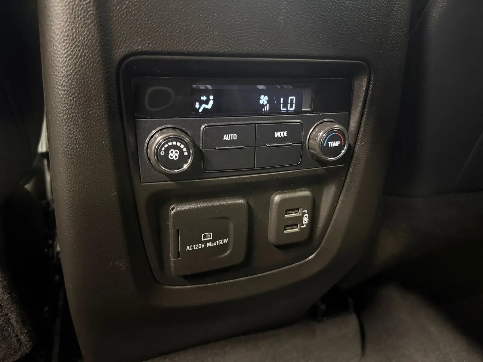 Used 2021 Buick Enclave Essence w/ Sound and Sites Package AWD/4WD image 22