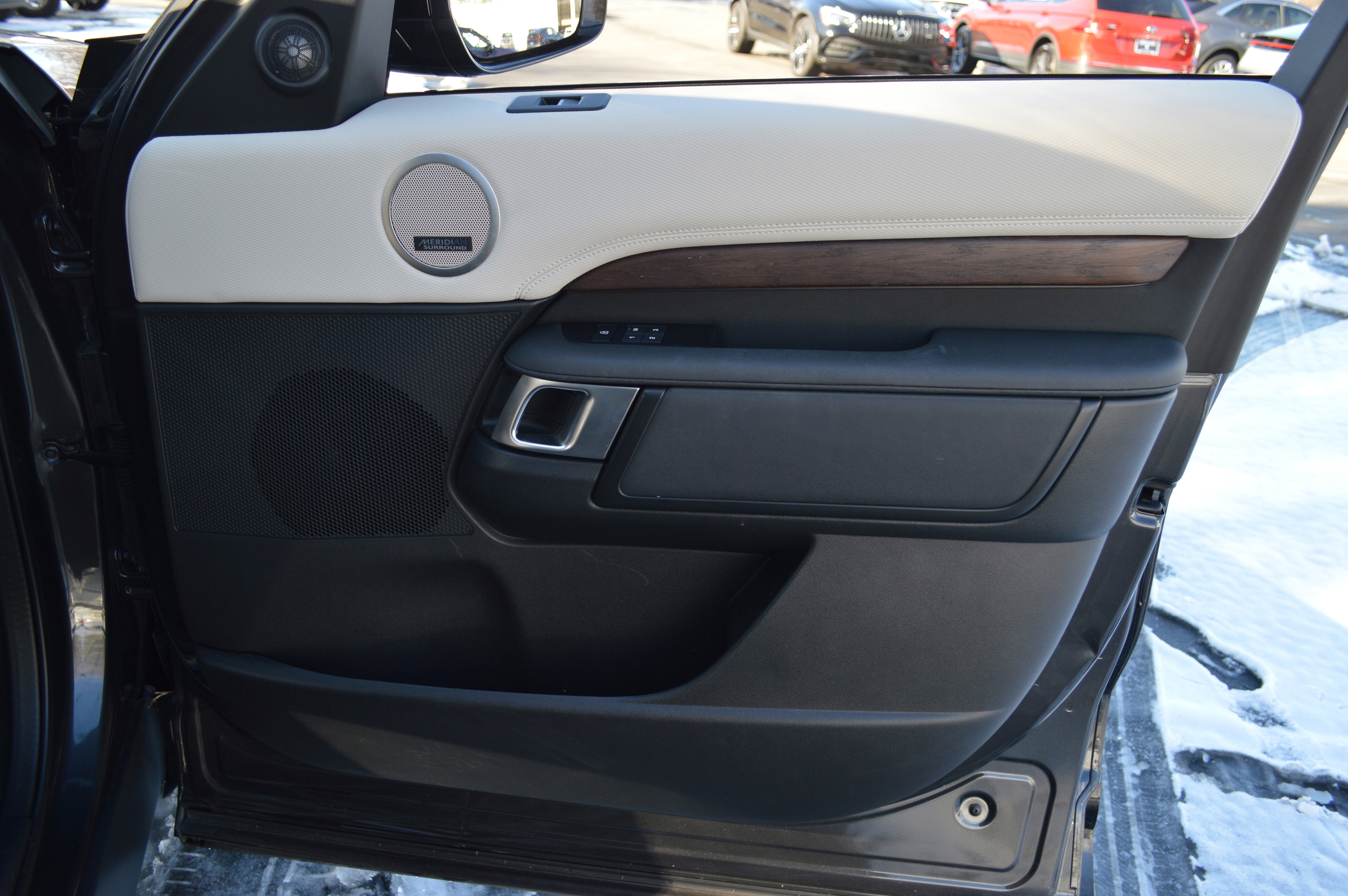 Used 2021 Land Rover Discovery HSE R-Dynamic image 33