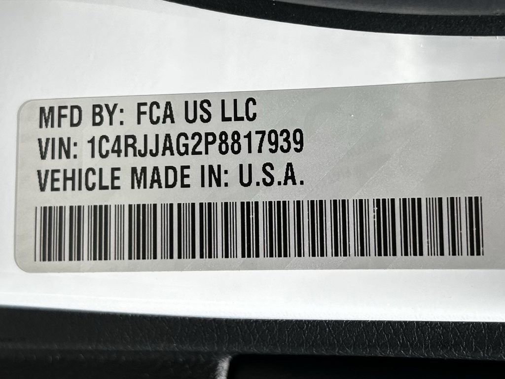 Used 2023 Jeep Grand Cherokee L Laredo RWD image 37