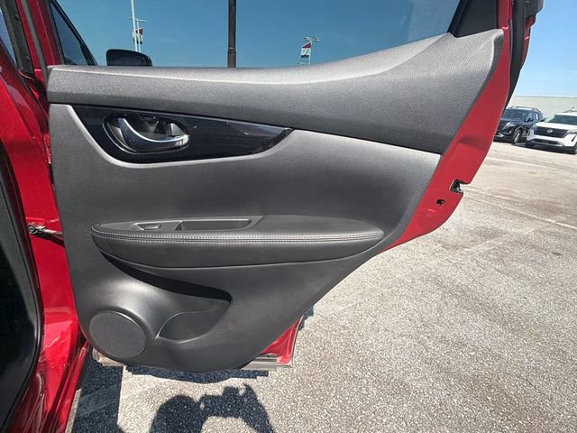 Used 2022 Nissan Rogue Sport SV FWD image 16