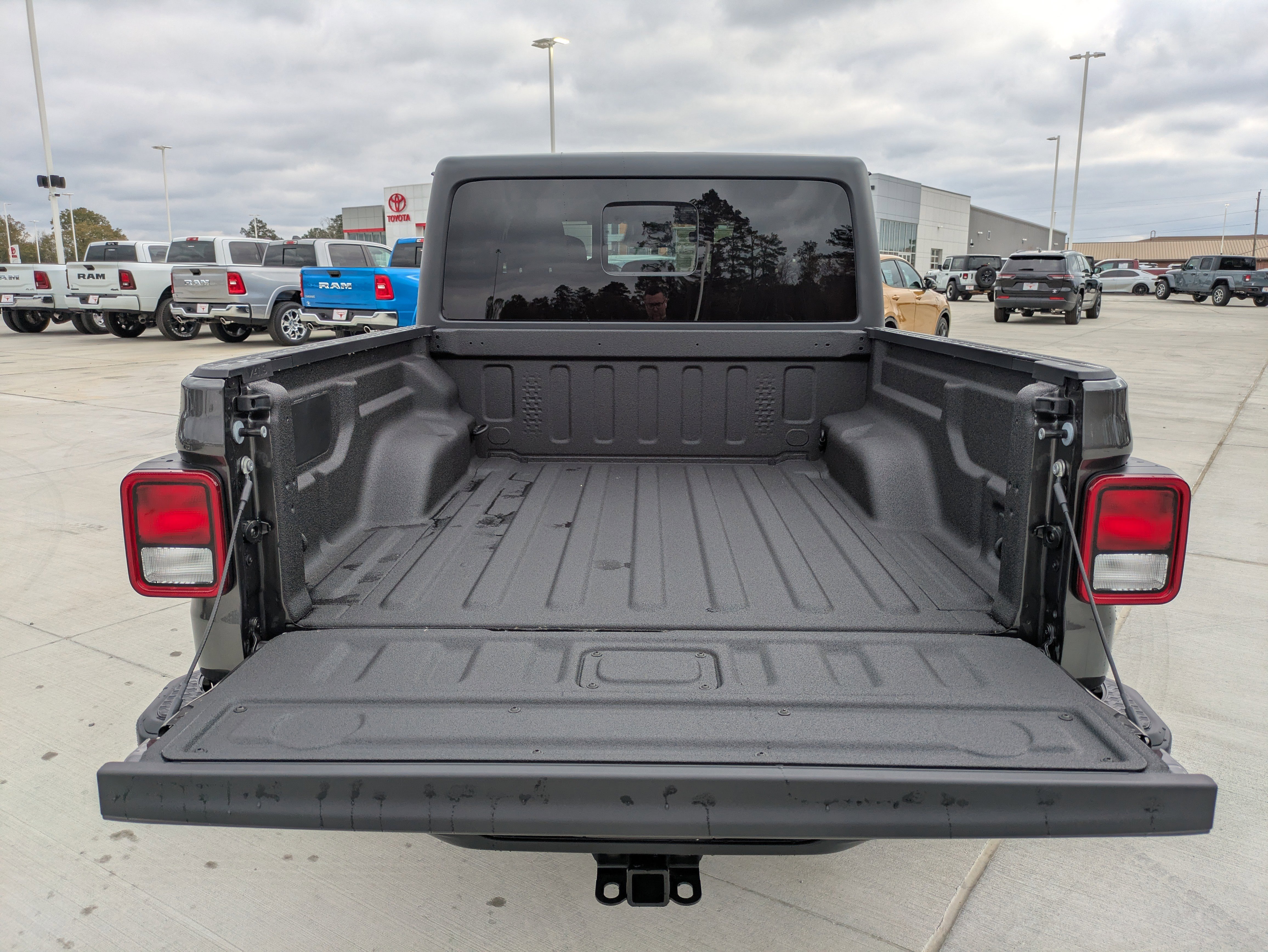 New 2026 Jeep Gladiator Sport AWD/4WD image 7