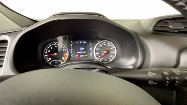 Used 2018 Jeep Renegade Latitude AWD/4WD image 31