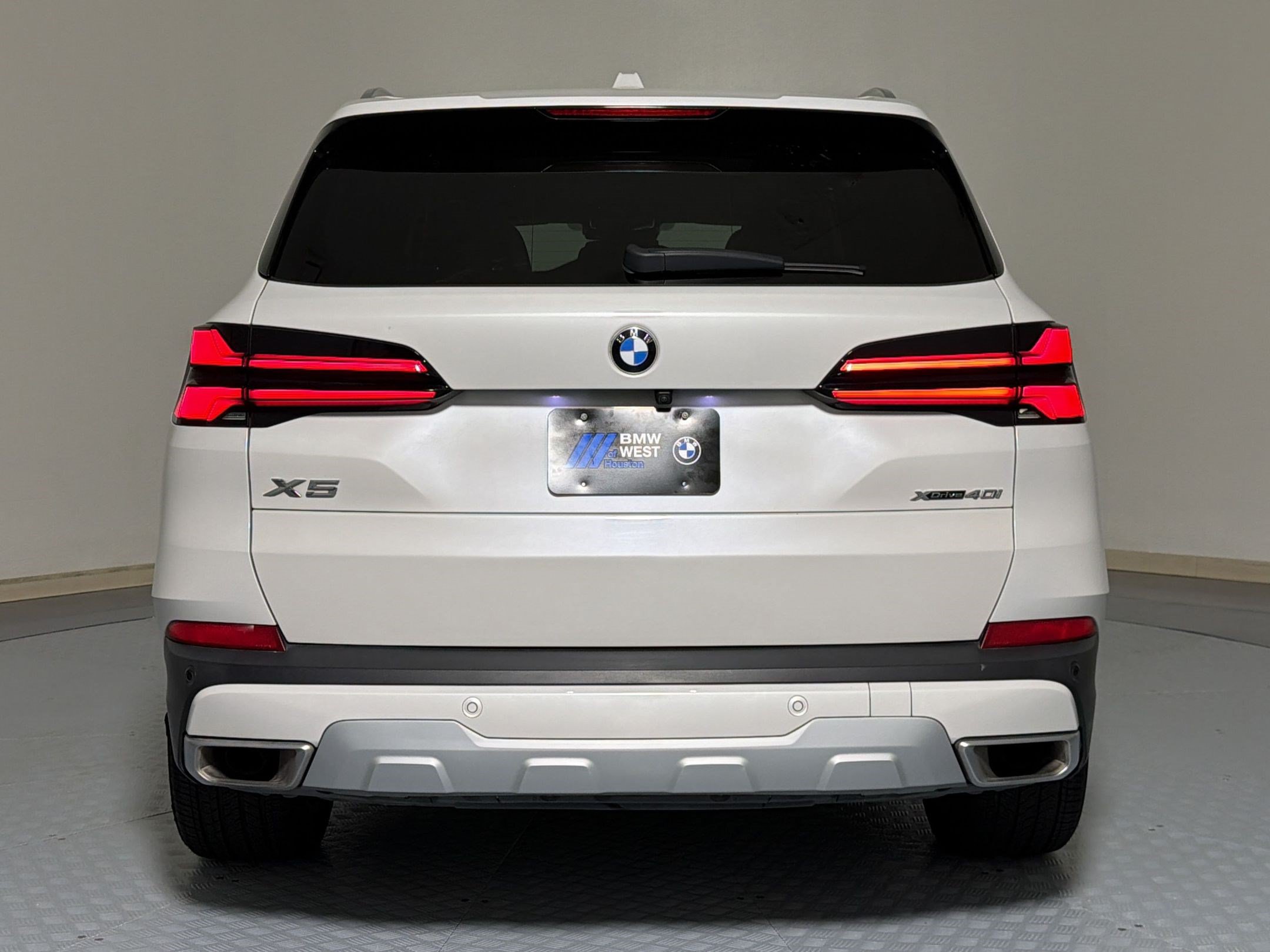 Used 2024 BMW X5 xDrive40i AWD/4WD image 4