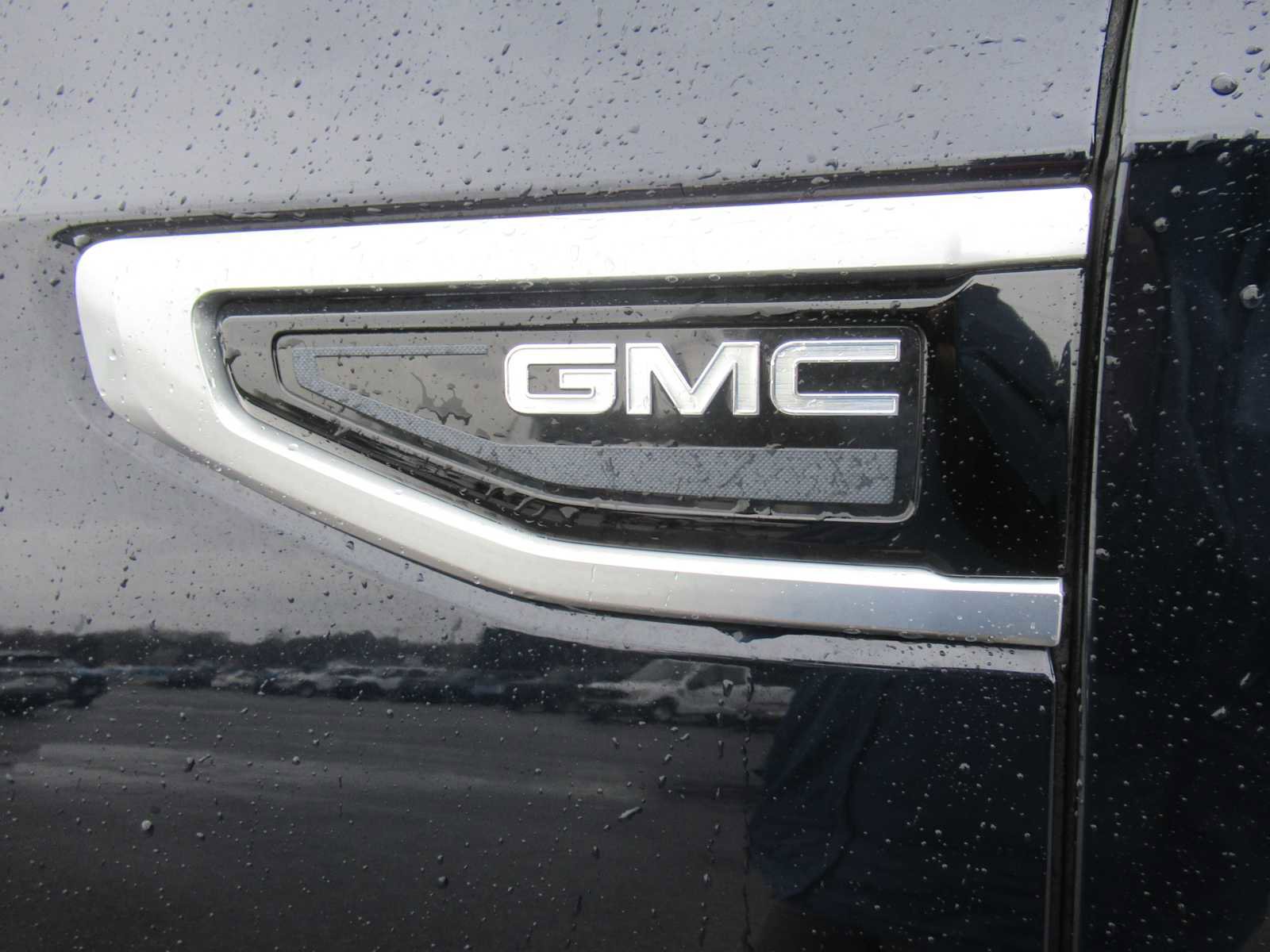 Used 2021 GMC Yukon Denali w/ Denali Premium Package AWD/4WD image 13