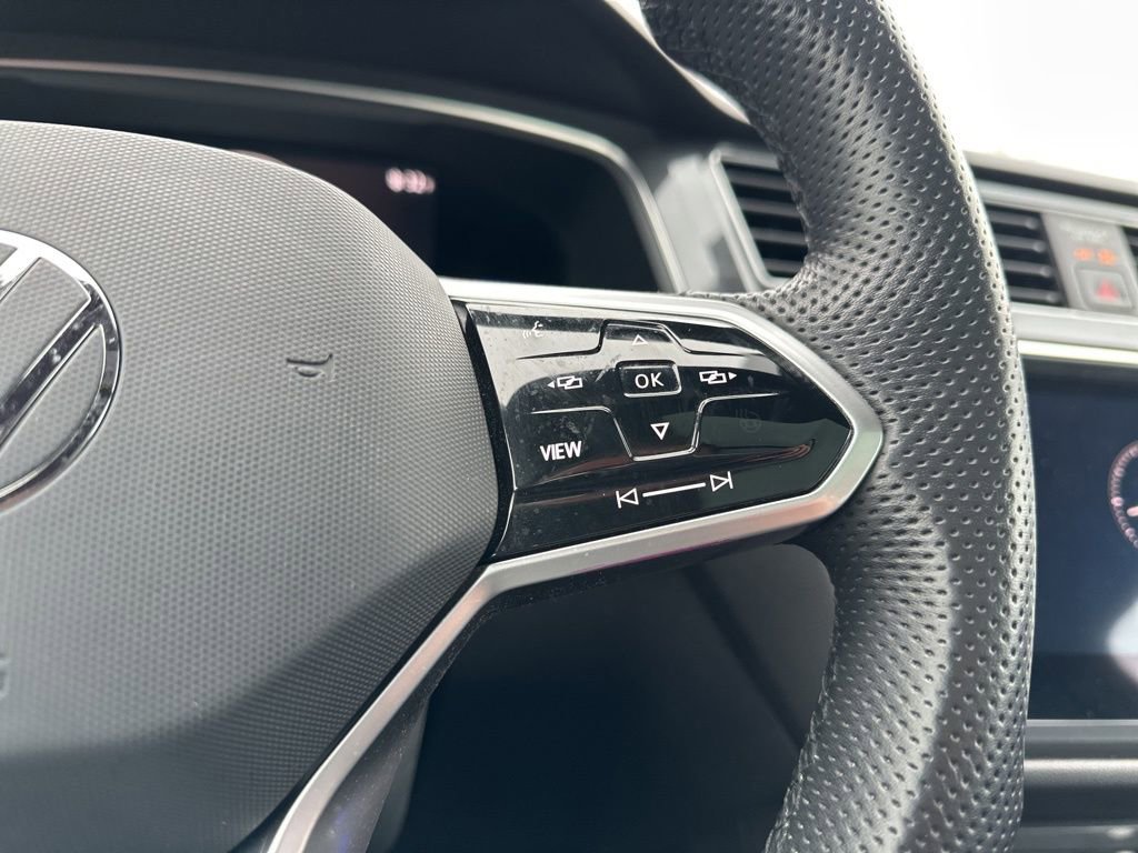 Used 2022 Volkswagen Tiguan SE R-Line image 22