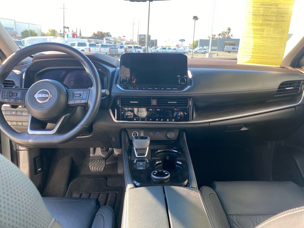 Used 2023 Nissan Rogue Platinum w/ Platinum Premium Package image 16