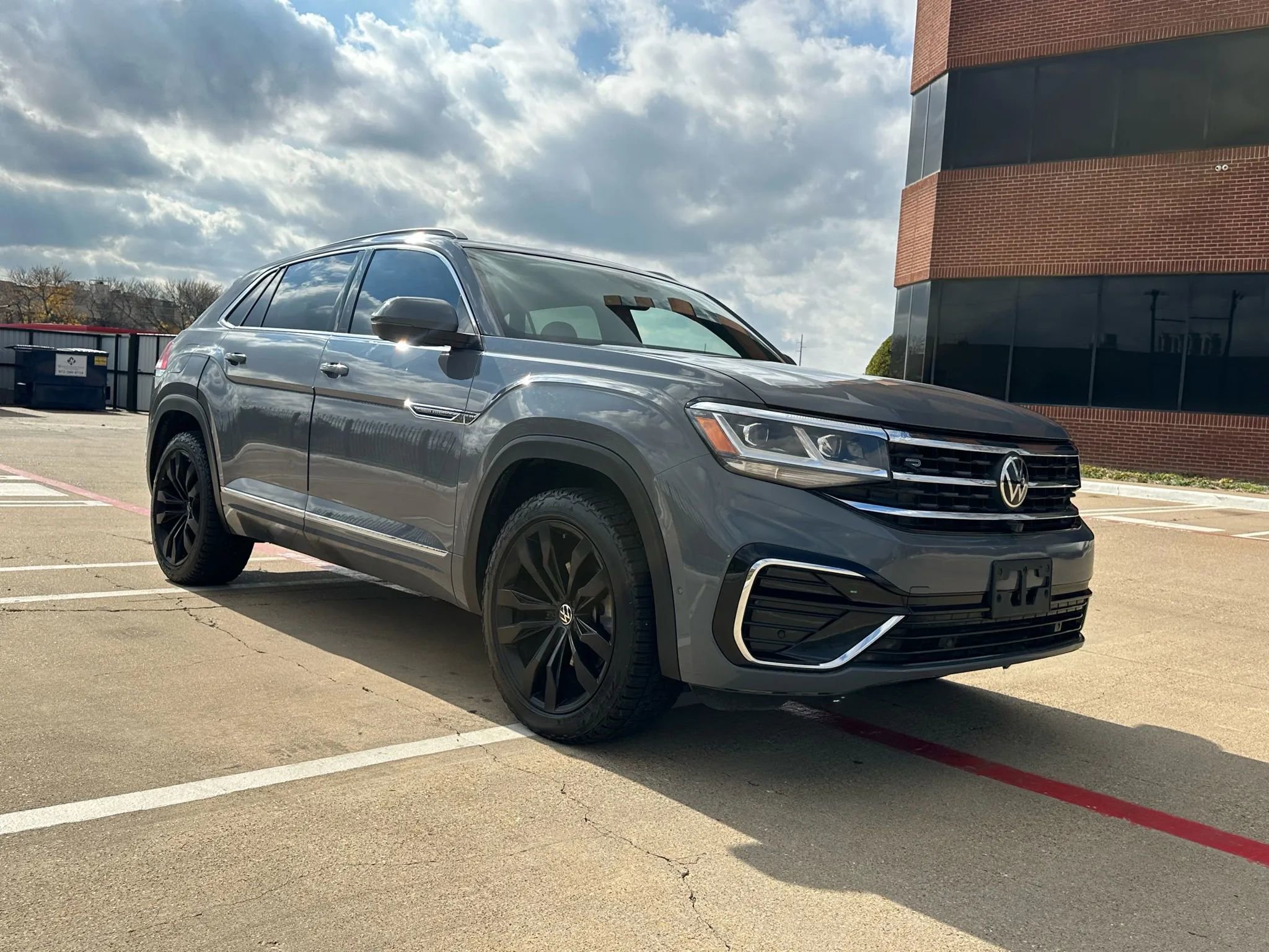 Used 2022 Volkswagen Atlas Cross Sport SEL Premium R-Line w/ Cross Sport MDO Package image 3