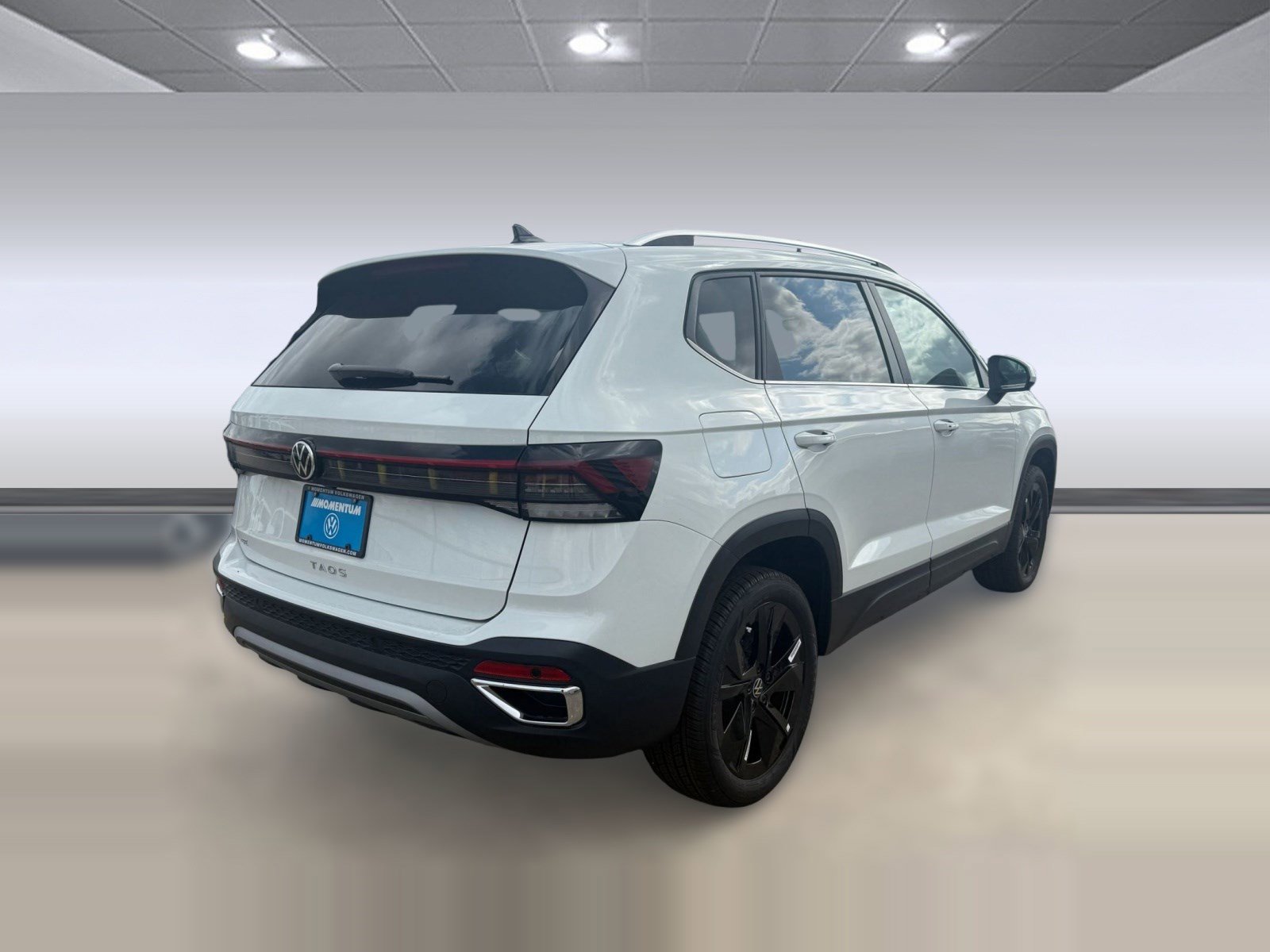 New 2026 Volkswagen Taos SE image 9