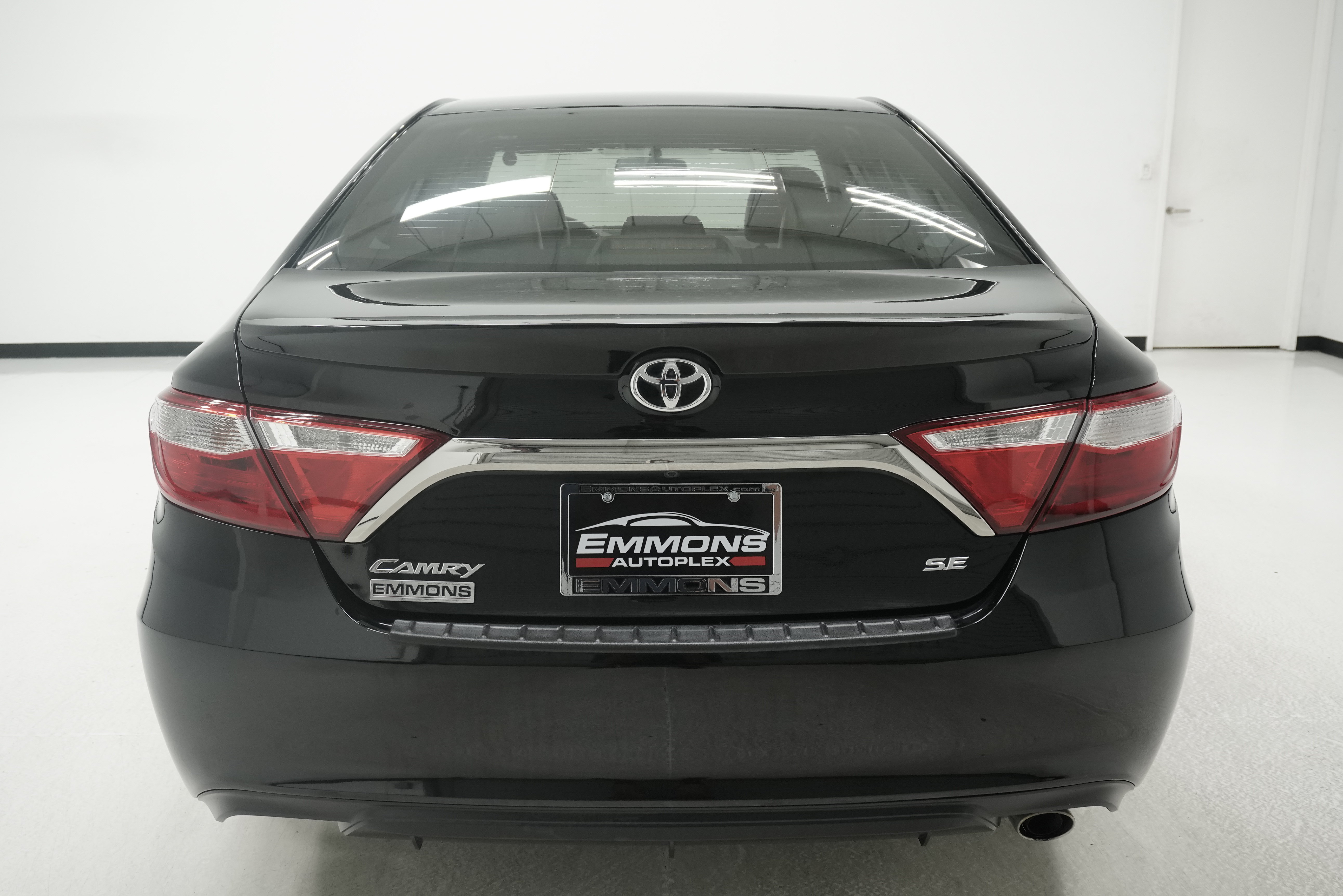Used 2016 Toyota Camry SE FWD image 5