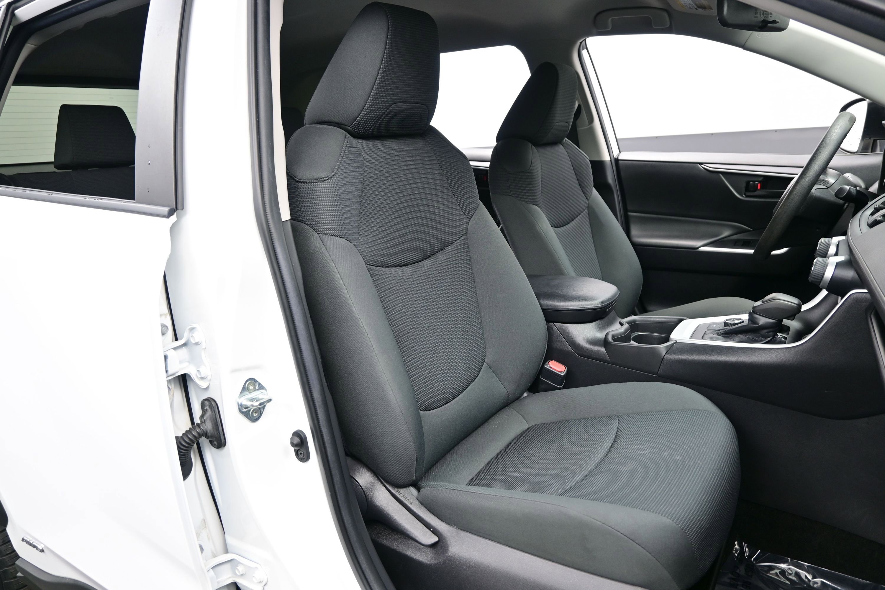 Used 2021 Toyota RAV4 LE AWD/4WD image 13