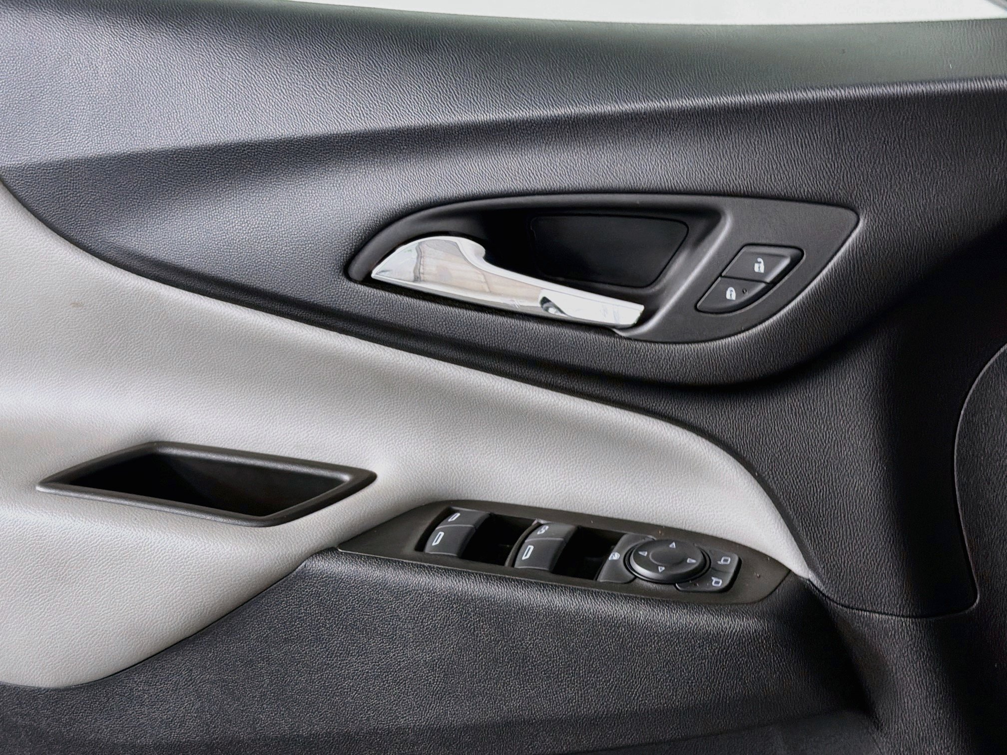 Used 2022 Chevrolet Equinox LT FWD image 15