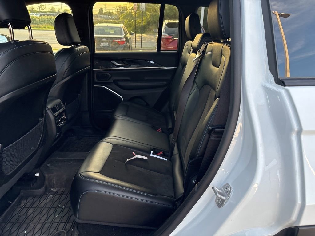 Used 2023 Jeep Grand Cherokee Trailhawk AWD/4WD image 19