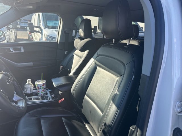 Used 2021 Ford Explorer XLT w/ Equipment Group 202A image 10