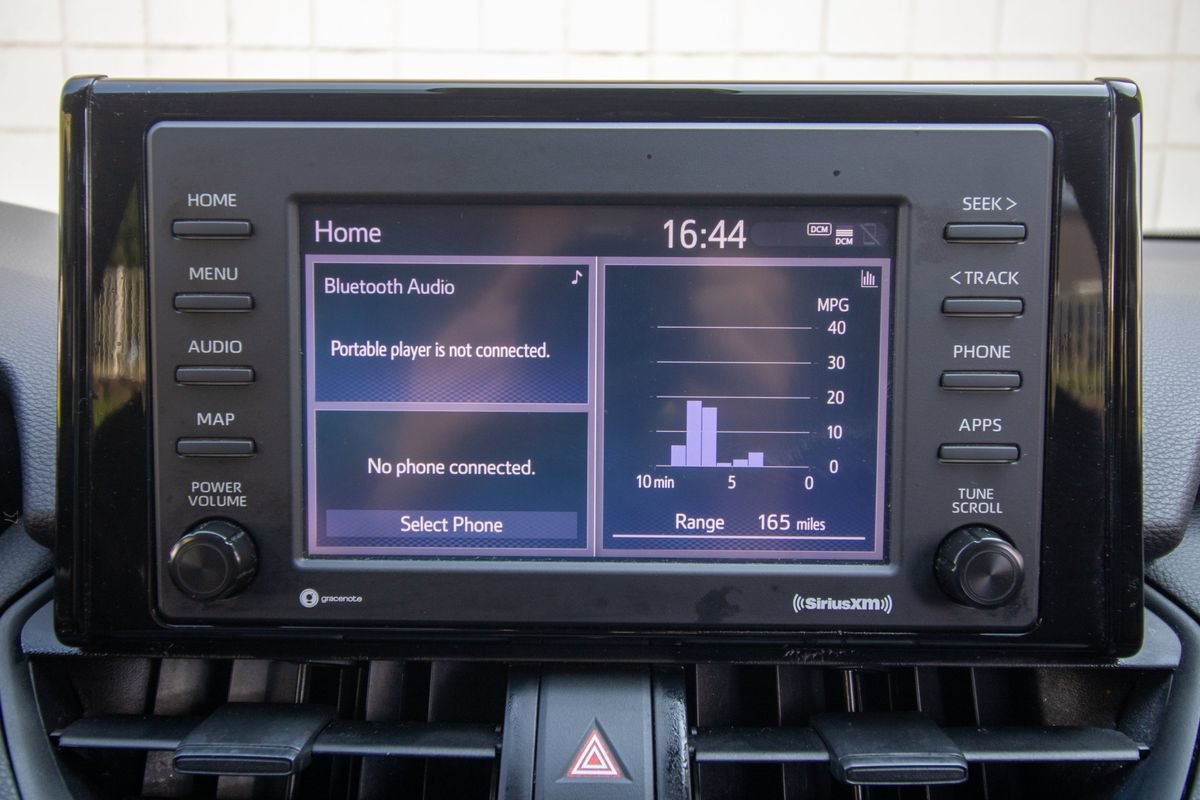 Used 2022 Toyota RAV4 LE FWD image 25