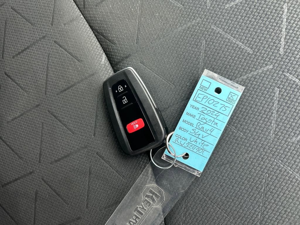 Used 2024 Toyota RAV4 XLE image 28