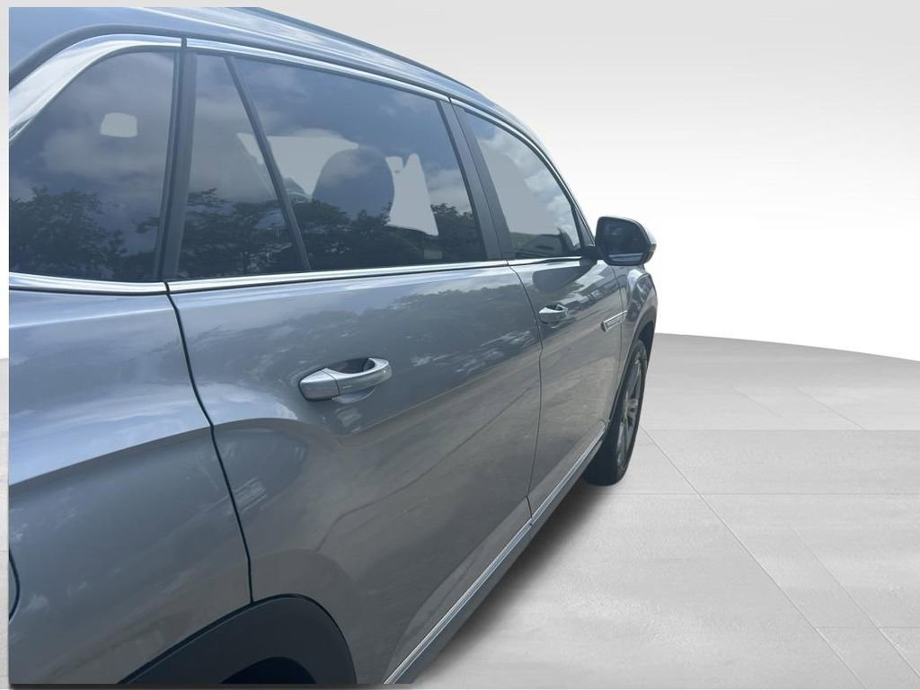 Certified 2024 Volkswagen Atlas Cross Sport SEL R-Line image 37