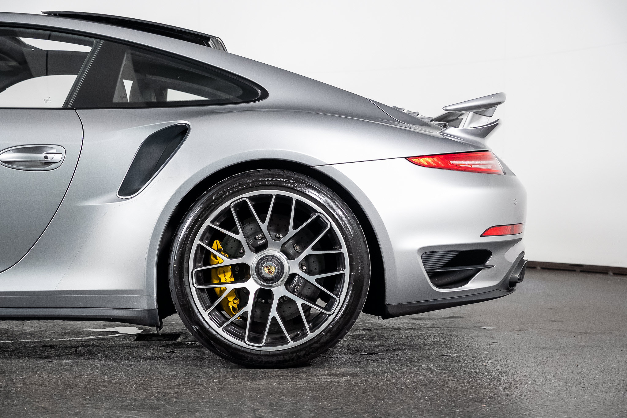 Used 2014 Porsche 911 Turbo S AWD/4WD image 18