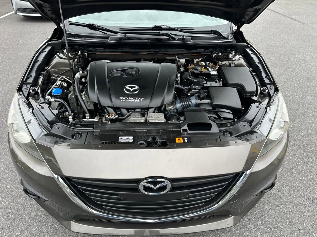 Used 2016 MAZDA MAZDA3 i Touring w/ Popular Equipment Package FWD image 10