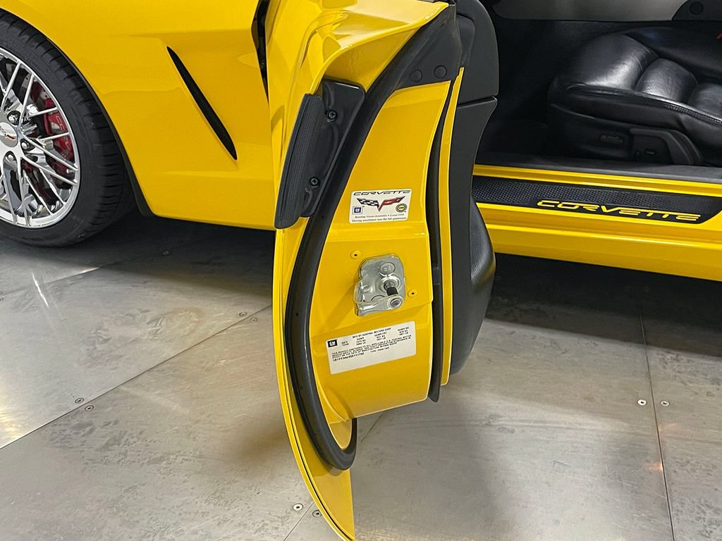 Used 2005 Chevrolet Corvette Convertible w/ Preferred Equipment Group RWD image 56