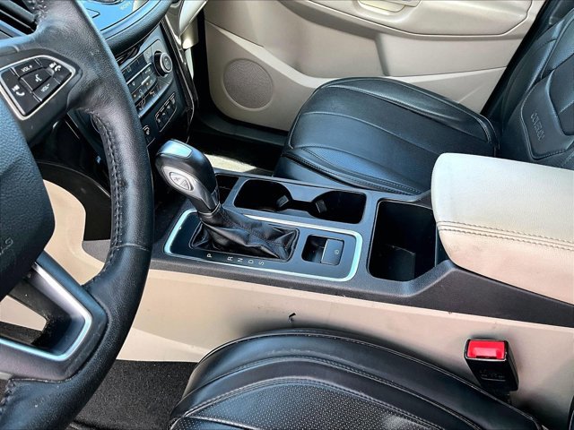 Used 2019 Ford Escape Titanium FWD image 15