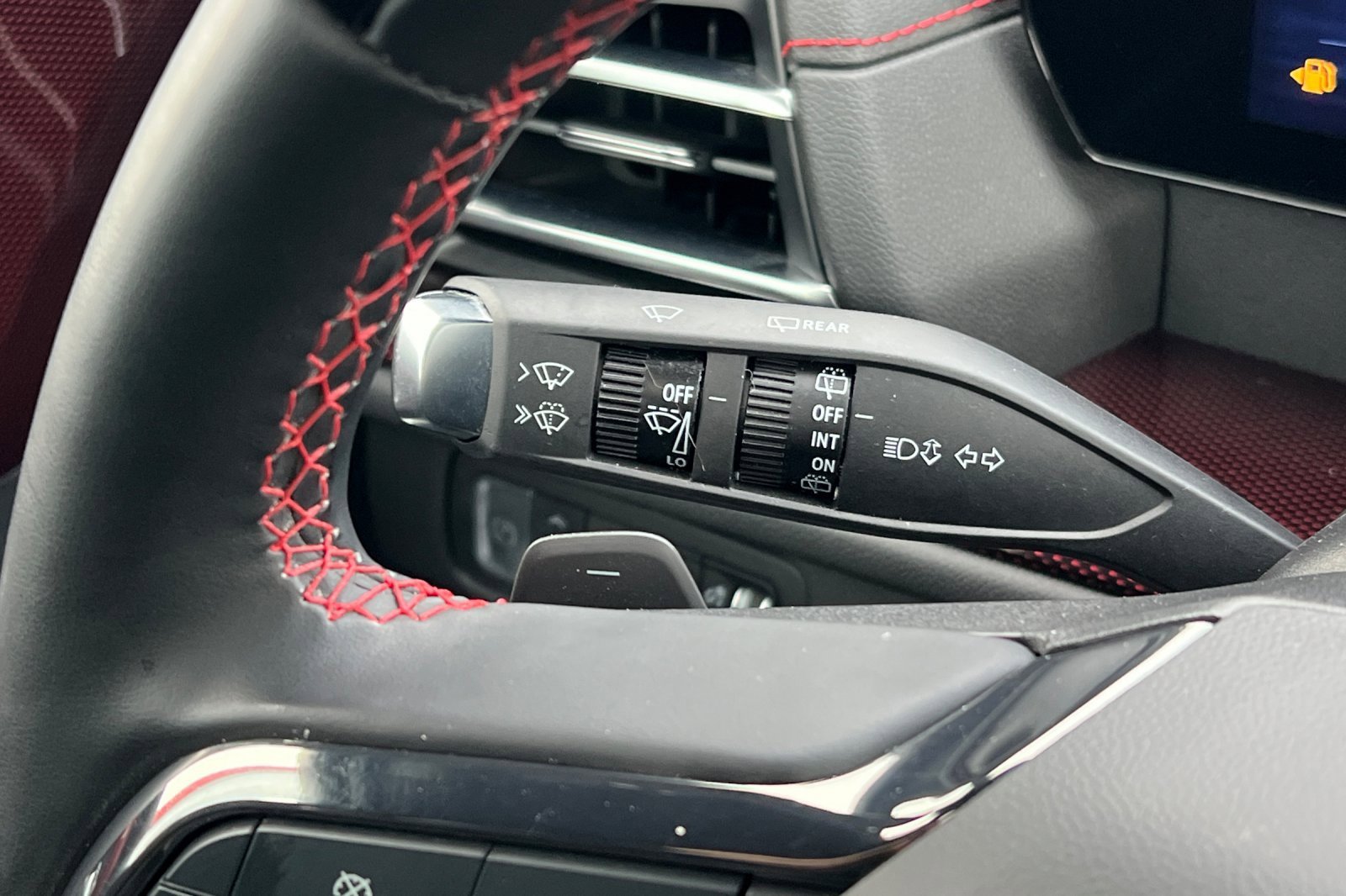 Certified 2024 Chevrolet Traverse RS w/ LPO, Floor Liner Package image 37