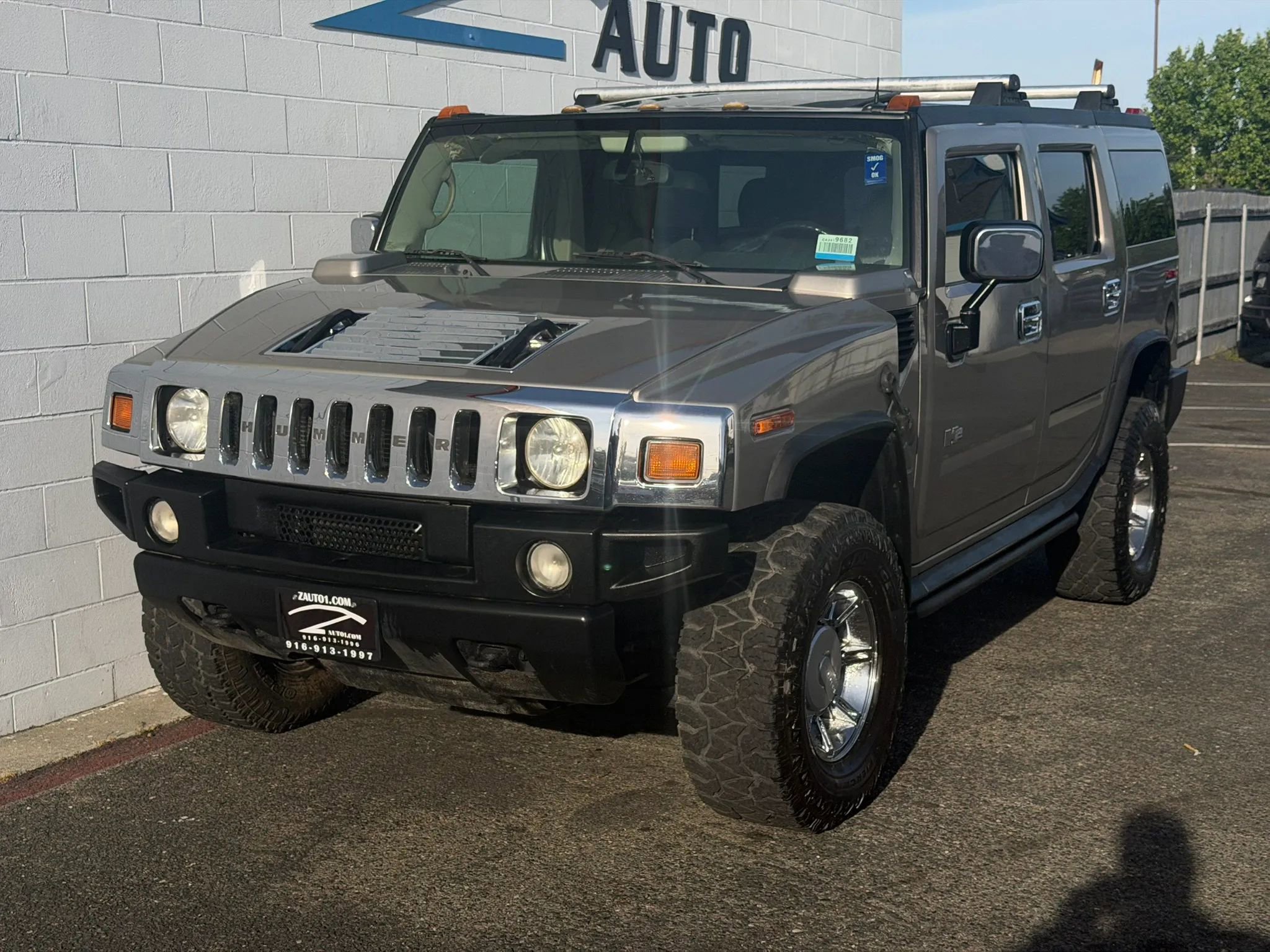 Used 2004 HUMMER H2 w/ Preferred Equipment Group image 2