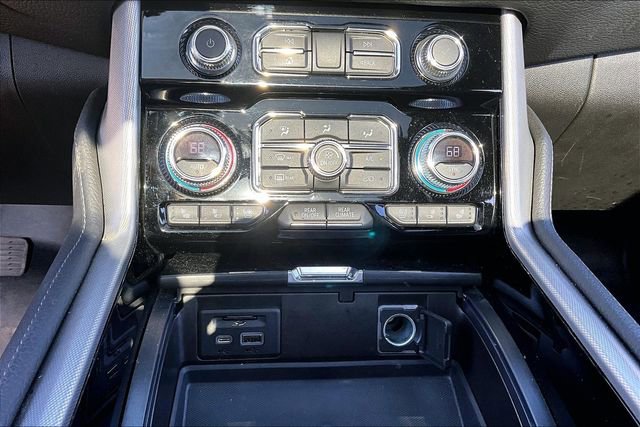 Used 2021 GMC Yukon XL Denali w/ Denali Ultimate Package RWD image 16