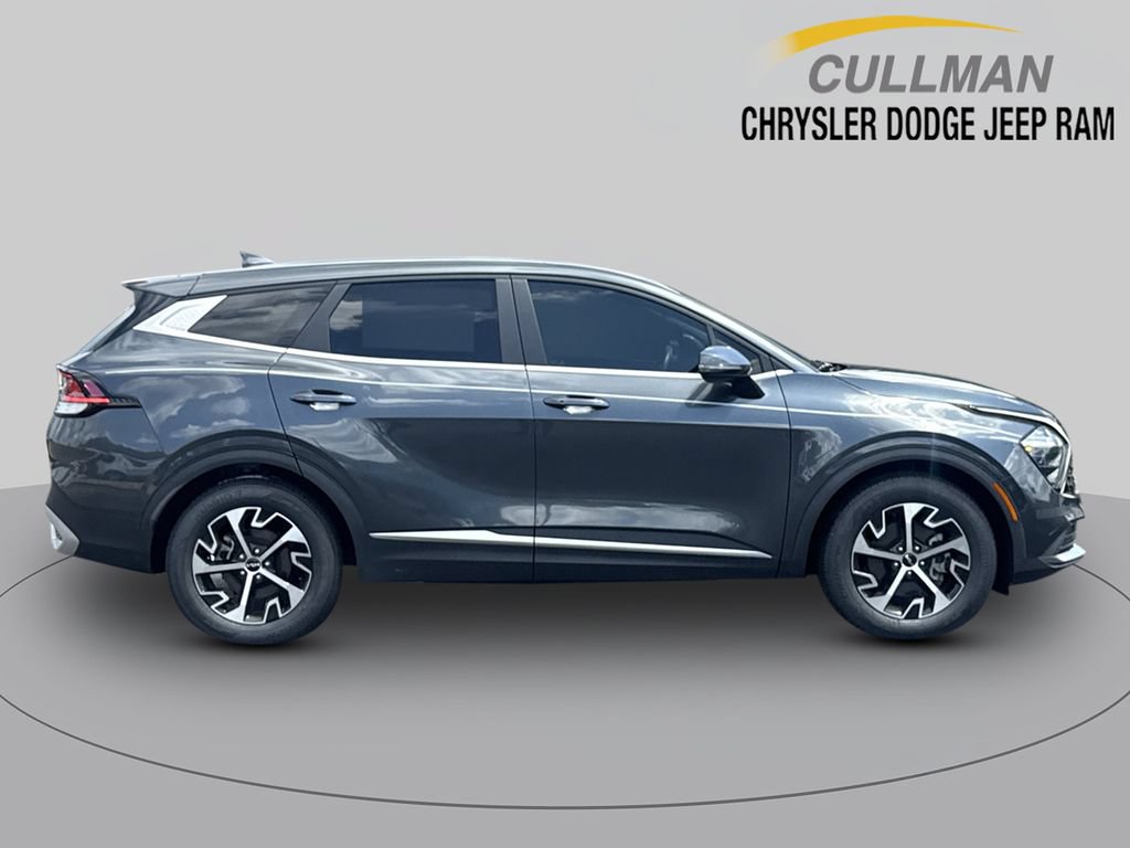 Used 2023 Kia Sportage EX FWD image 2