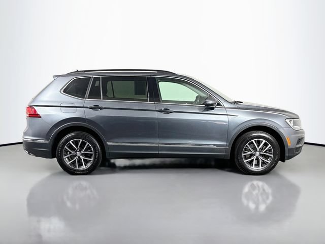 Certified 2020 Volkswagen Tiguan SE w/ Panoramic Sunroof Package AWD/4WD image 8