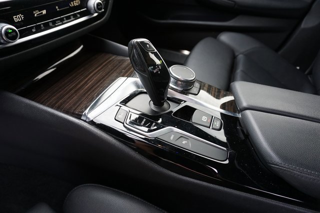 Used 2018 BMW 530e xDrive w/ Premium Package 2 image 20