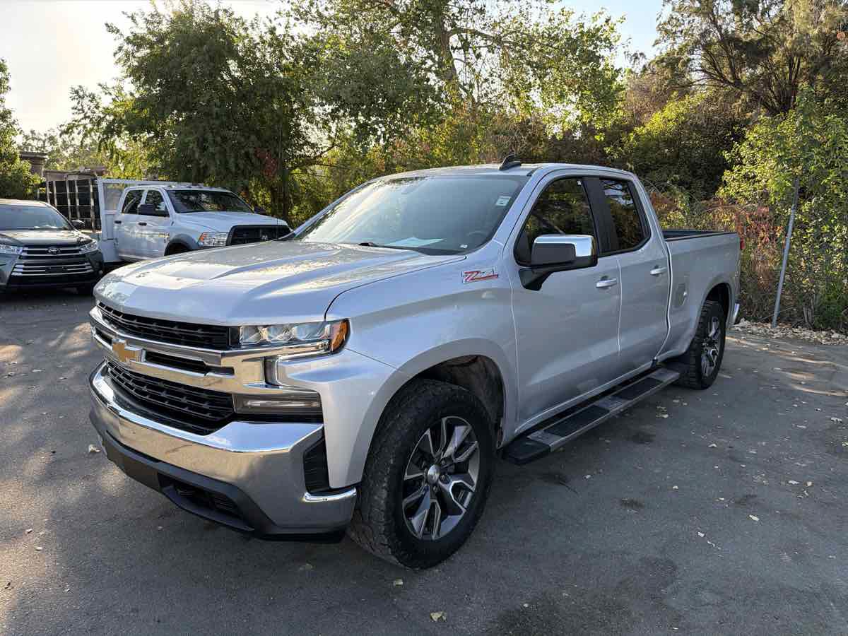 Used 2021 Chevrolet Silverado 1500 LT w/ Z71 Off-Road Package AWD/4WD image 3