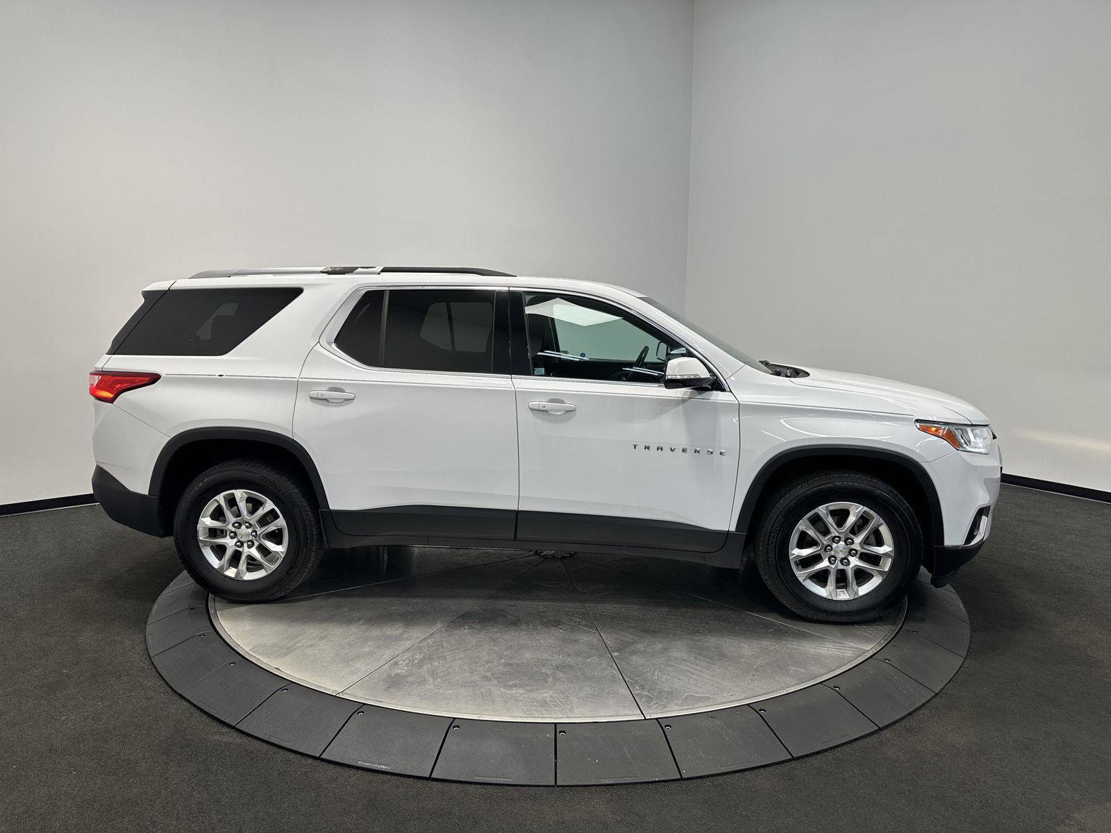 Used 2018 Chevrolet Traverse LT image 8