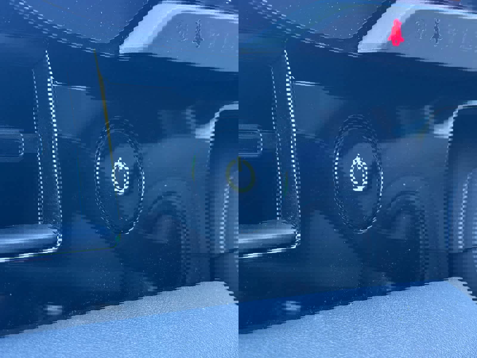 Used 2022 Porsche Taycan image 24