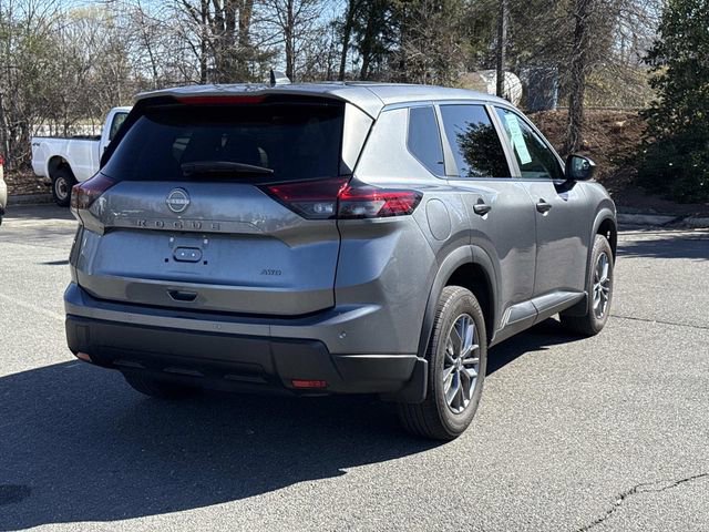 Used 2025 Nissan Rogue S image 2