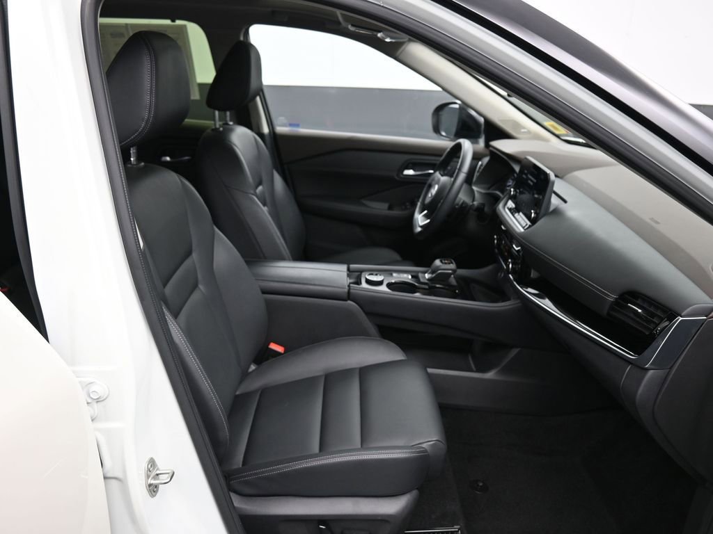 Used 2023 Nissan Rogue SL w/ SL Premium Package image 25