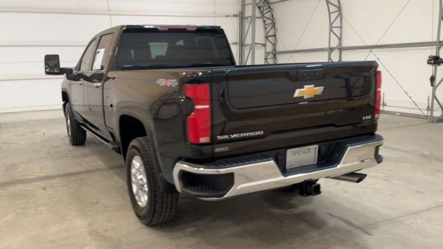 Used 2025 Chevrolet Silverado 2500 LTZ w/ LTZ Convenience Package image 8