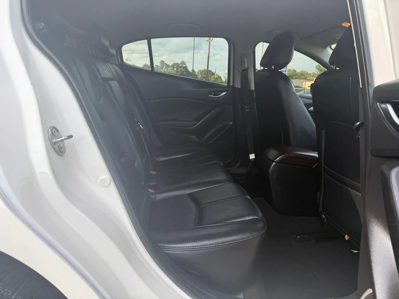 Used 2017 MAZDA MAZDA3 Touring FWD image 19