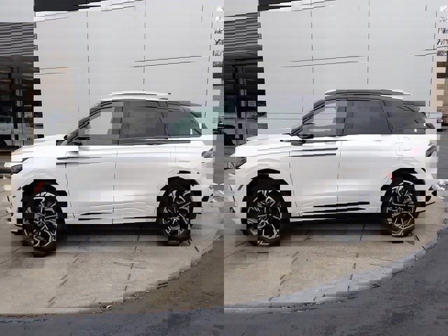 New 2026 Lincoln Nautilus Reserve image 2