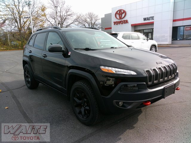 Used 2017 Jeep Cherokee Trailhawk w/ Comfort/Convenience Group