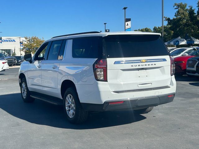 Used 2022 Chevrolet Suburban 4WD image 5