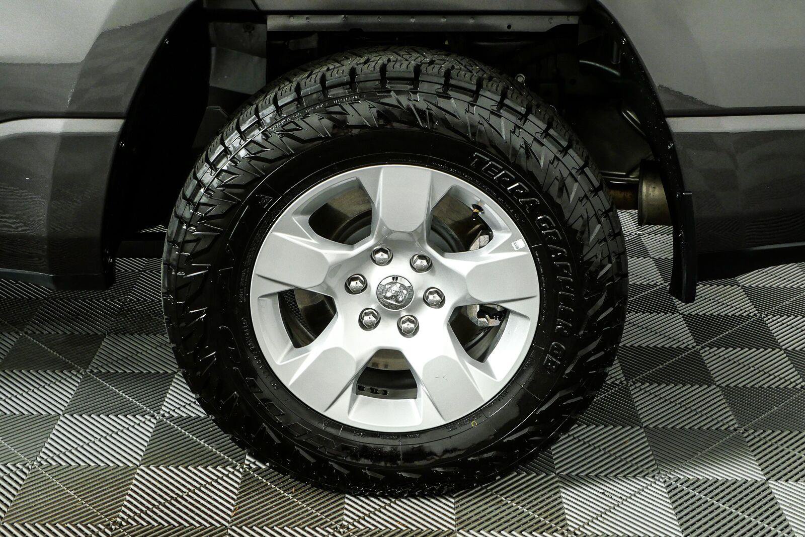 Used 2023 RAM 1500 Big Horn AWD/4WD image 36